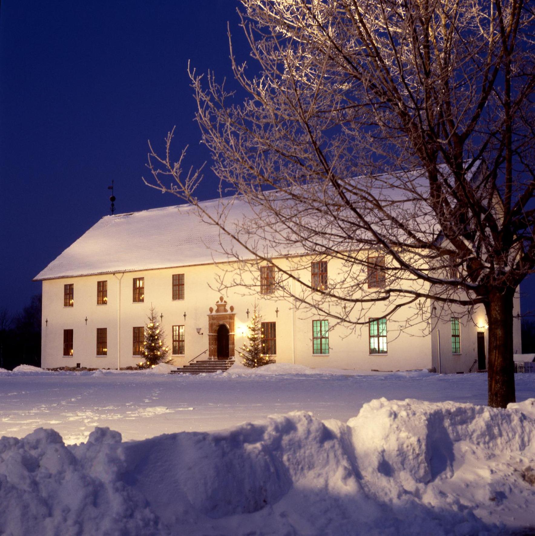 Sundbyholms Slott Hotel Exterior photo